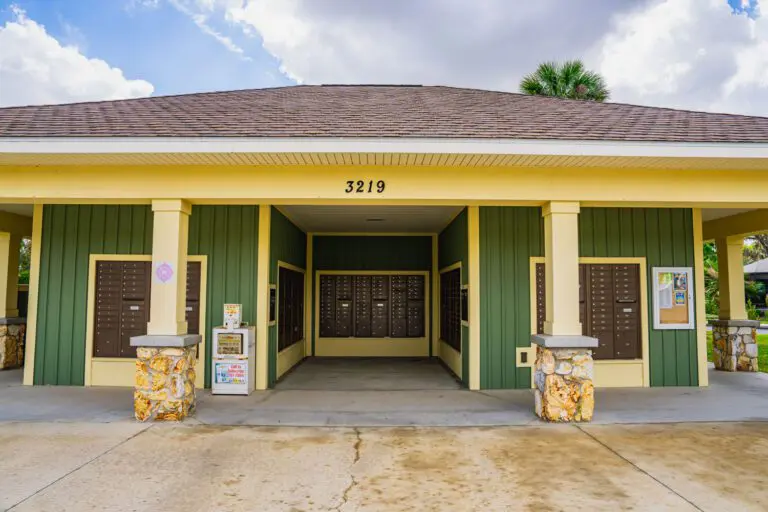 Spanish Moss Recreation Pool & Bocce Fun