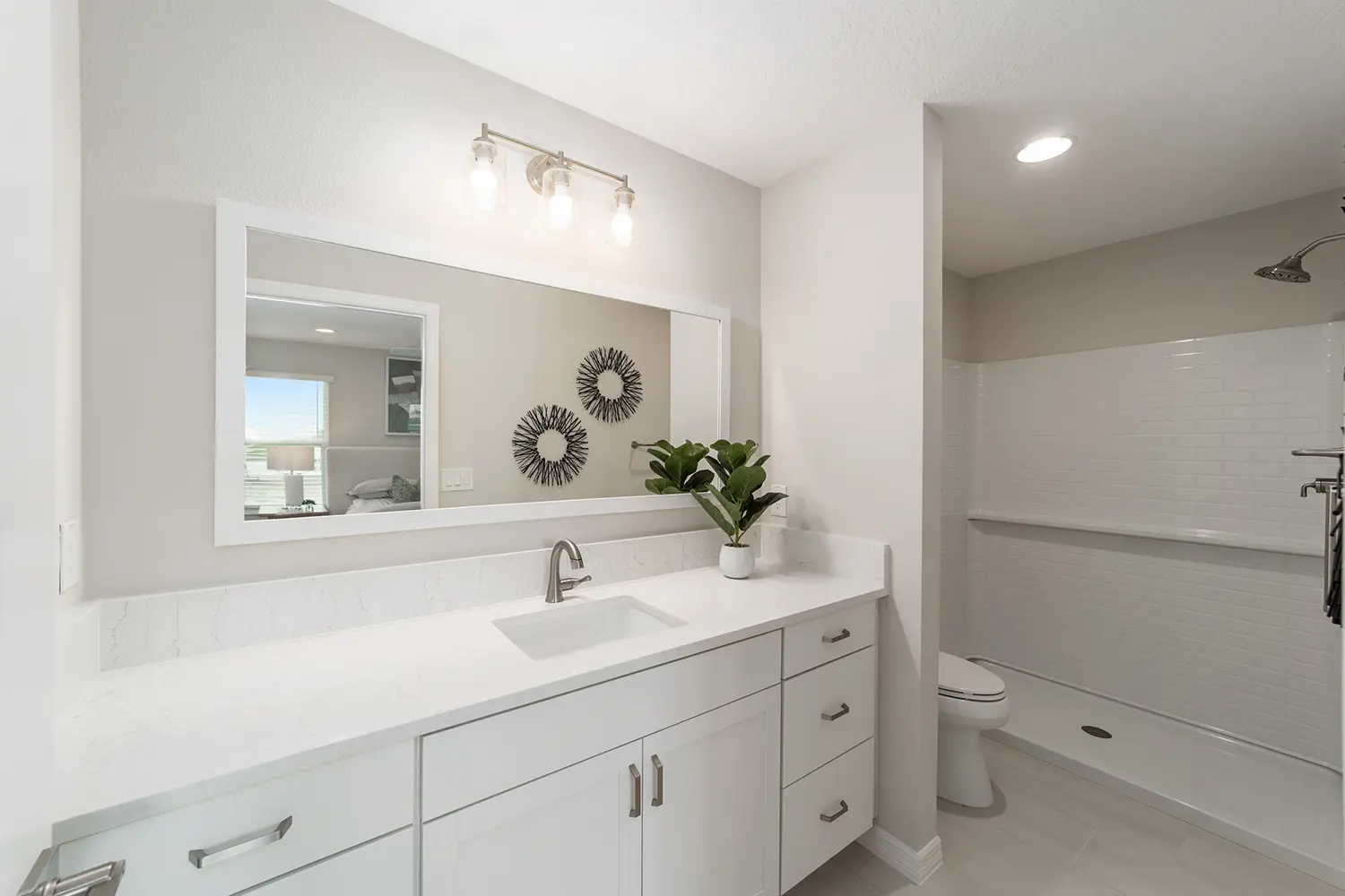 cottage-pebble-beach-bathroom-1