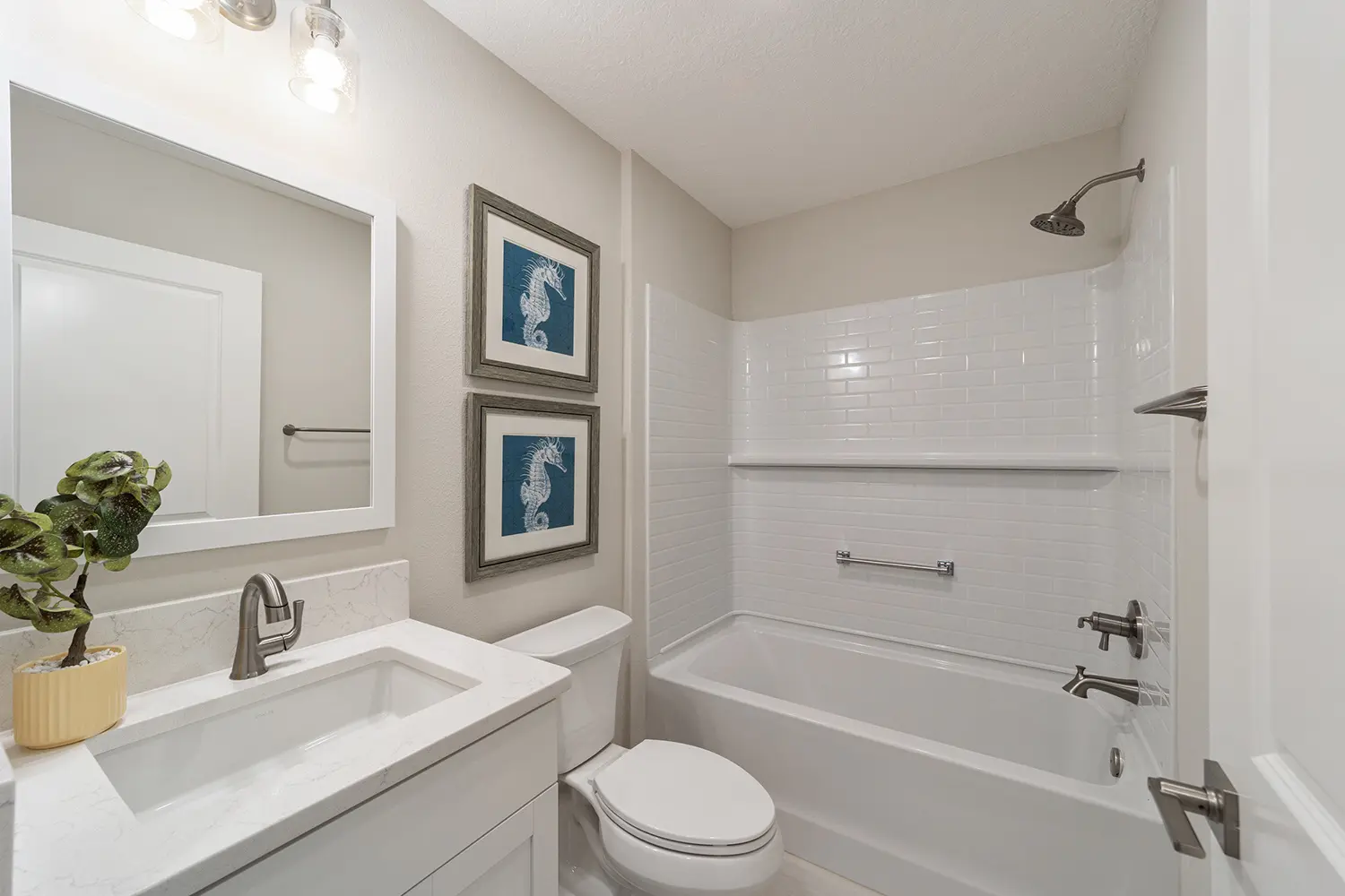 cottage-pebble-beach-bathroom