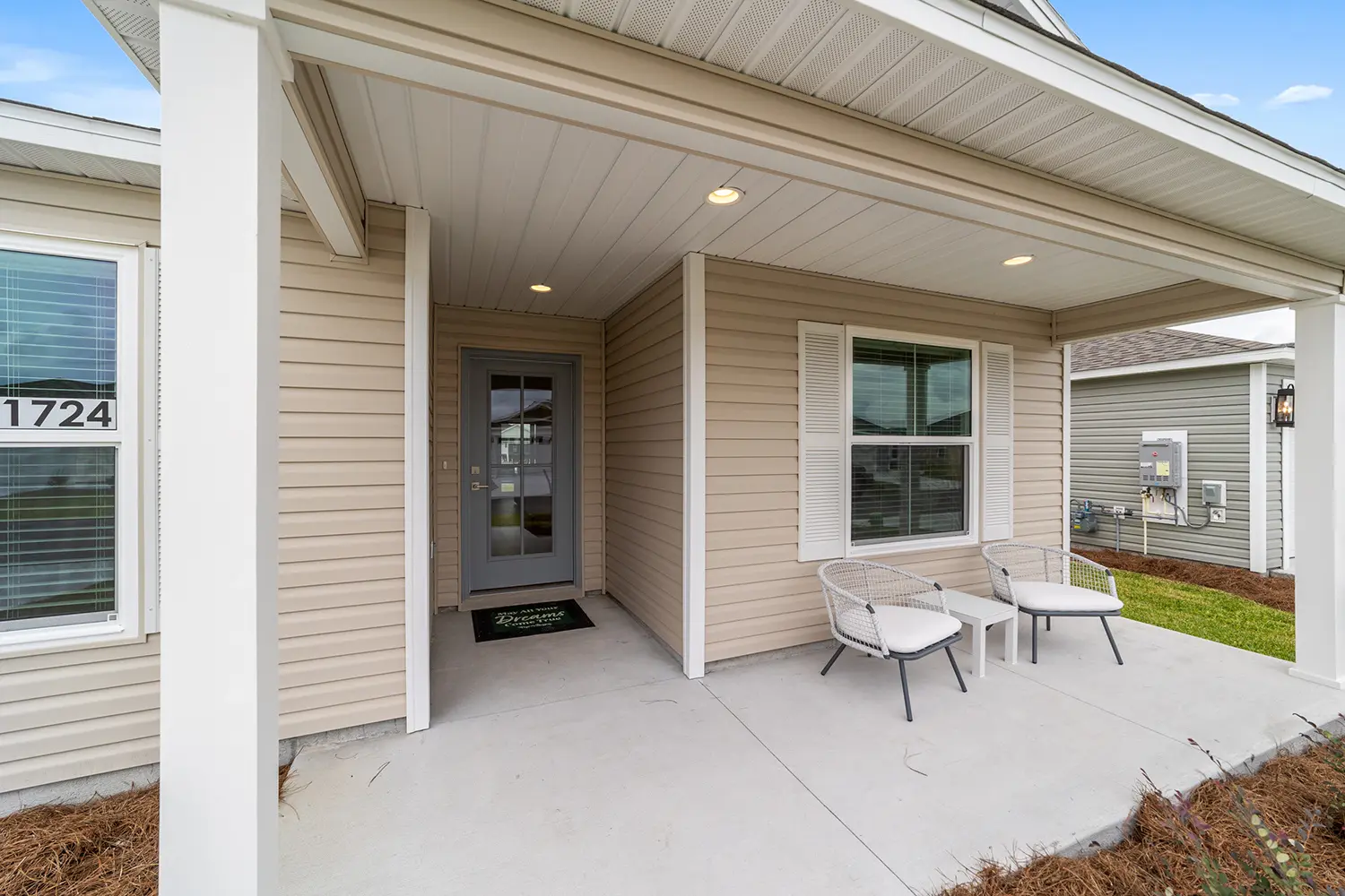 cottage-pebble-beach-exterior-front-porch-entry