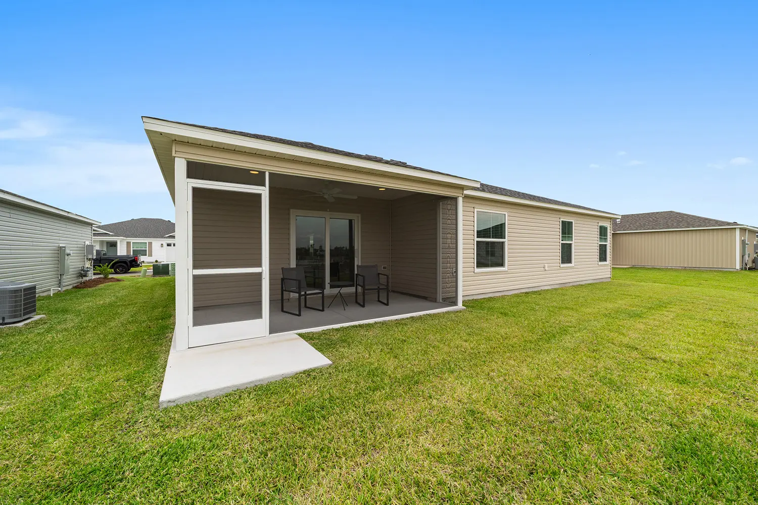 cottage-pebble-beach-exterior-rear-lanai
