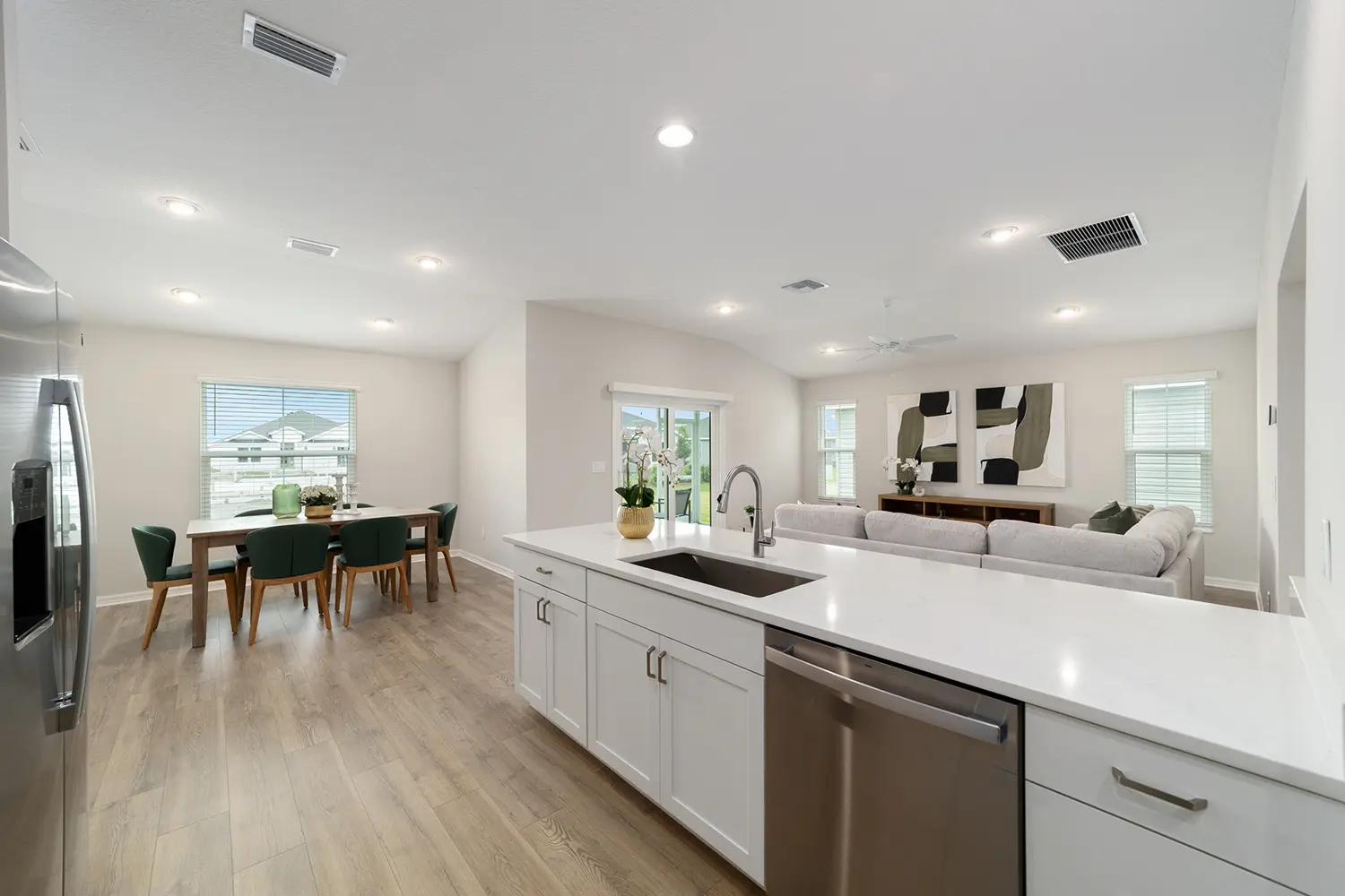cottage-pebble-beach-kitchen-2