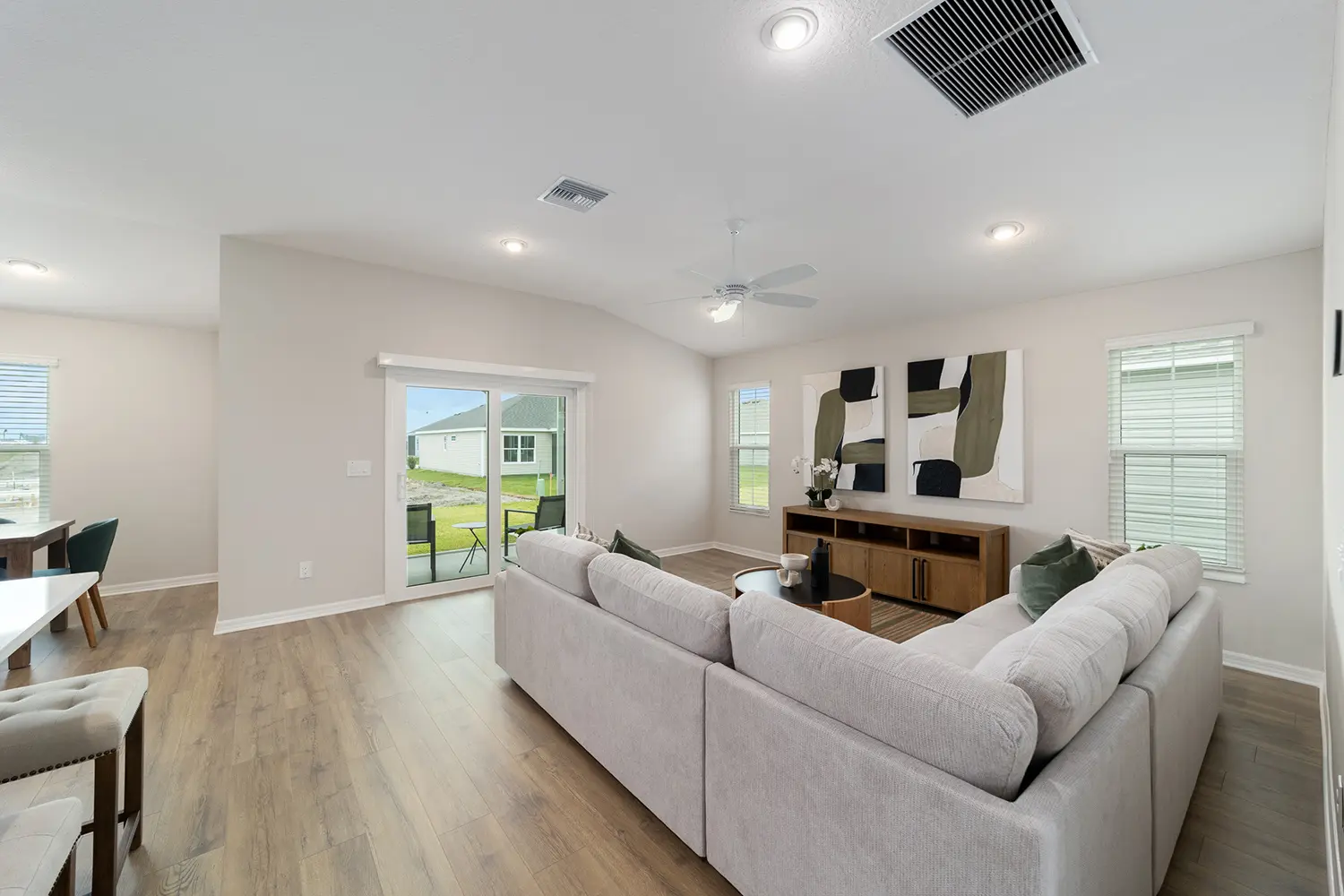 cottage-pebble-beach-living-room-1