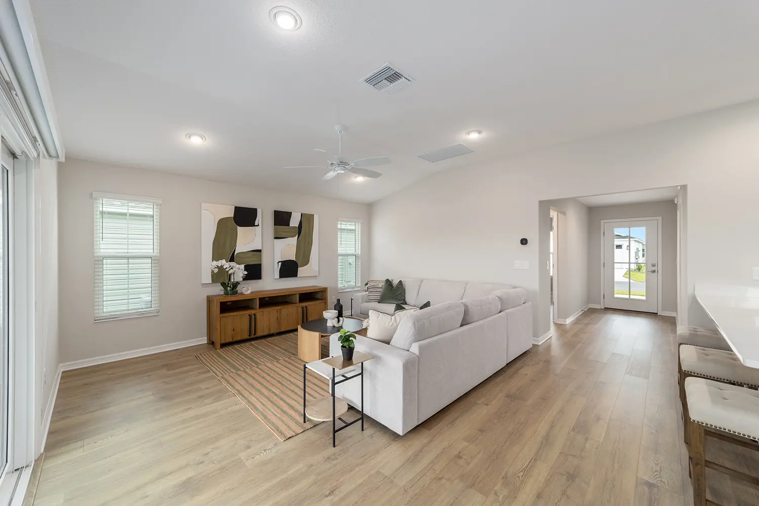 cottage-pebble-beach-living-room-4