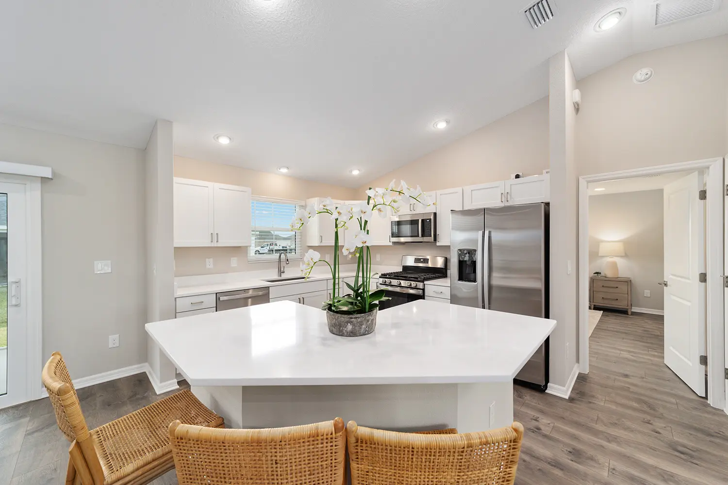 cottage-sun-kissed-kitchen-2