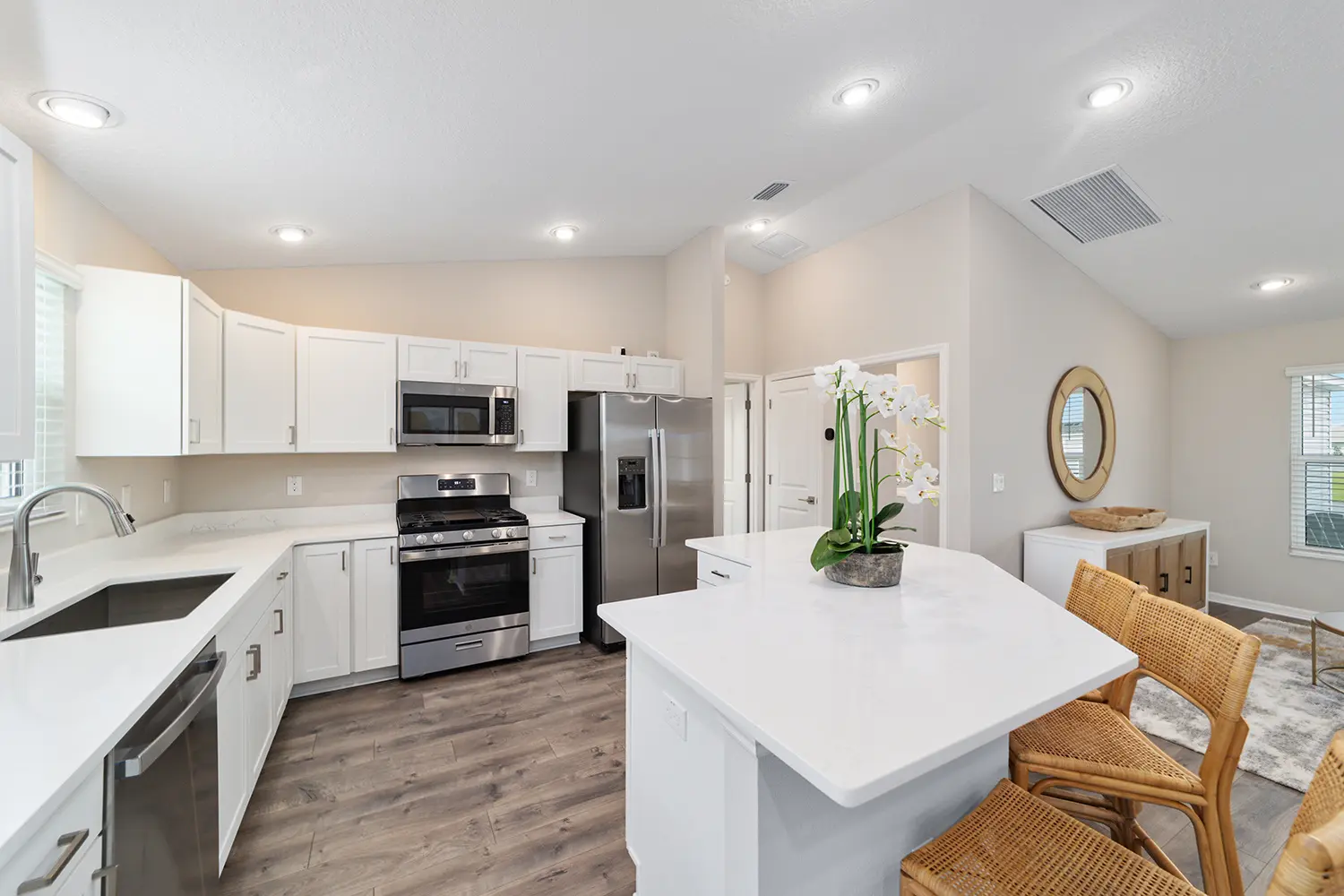 cottage-sun-kissed-kitchen-4