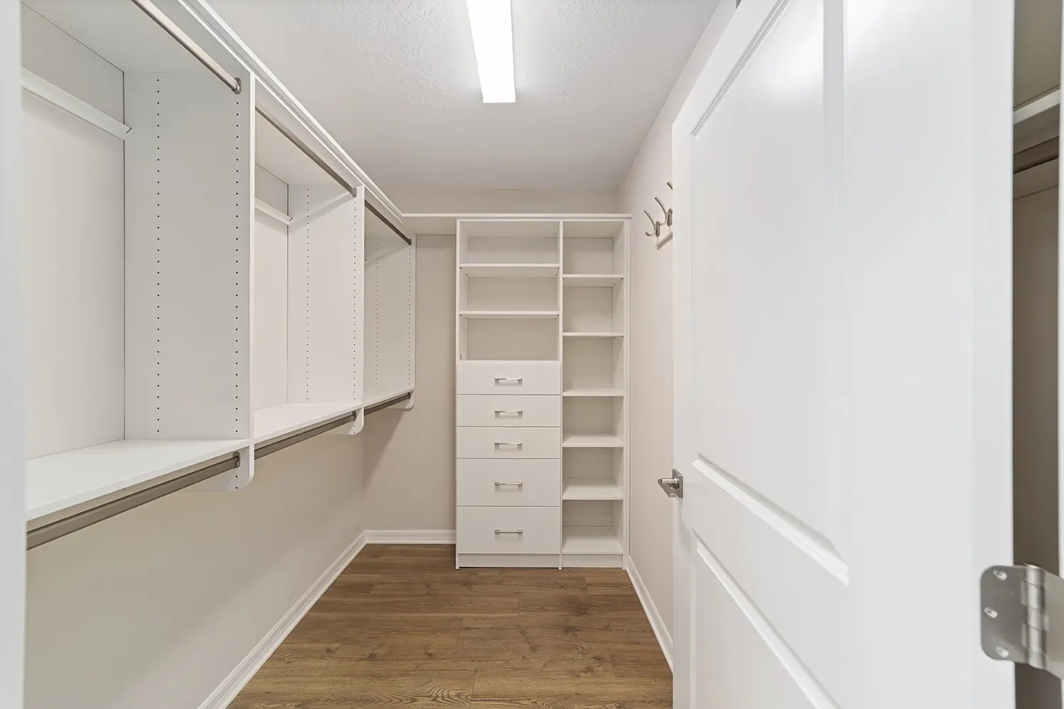 cottage-tide-pool-closet-2