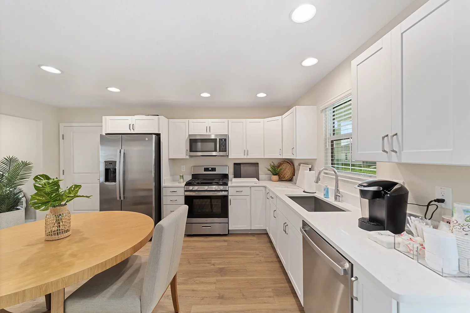 cottage-tide-pool-kitchen-dining-6