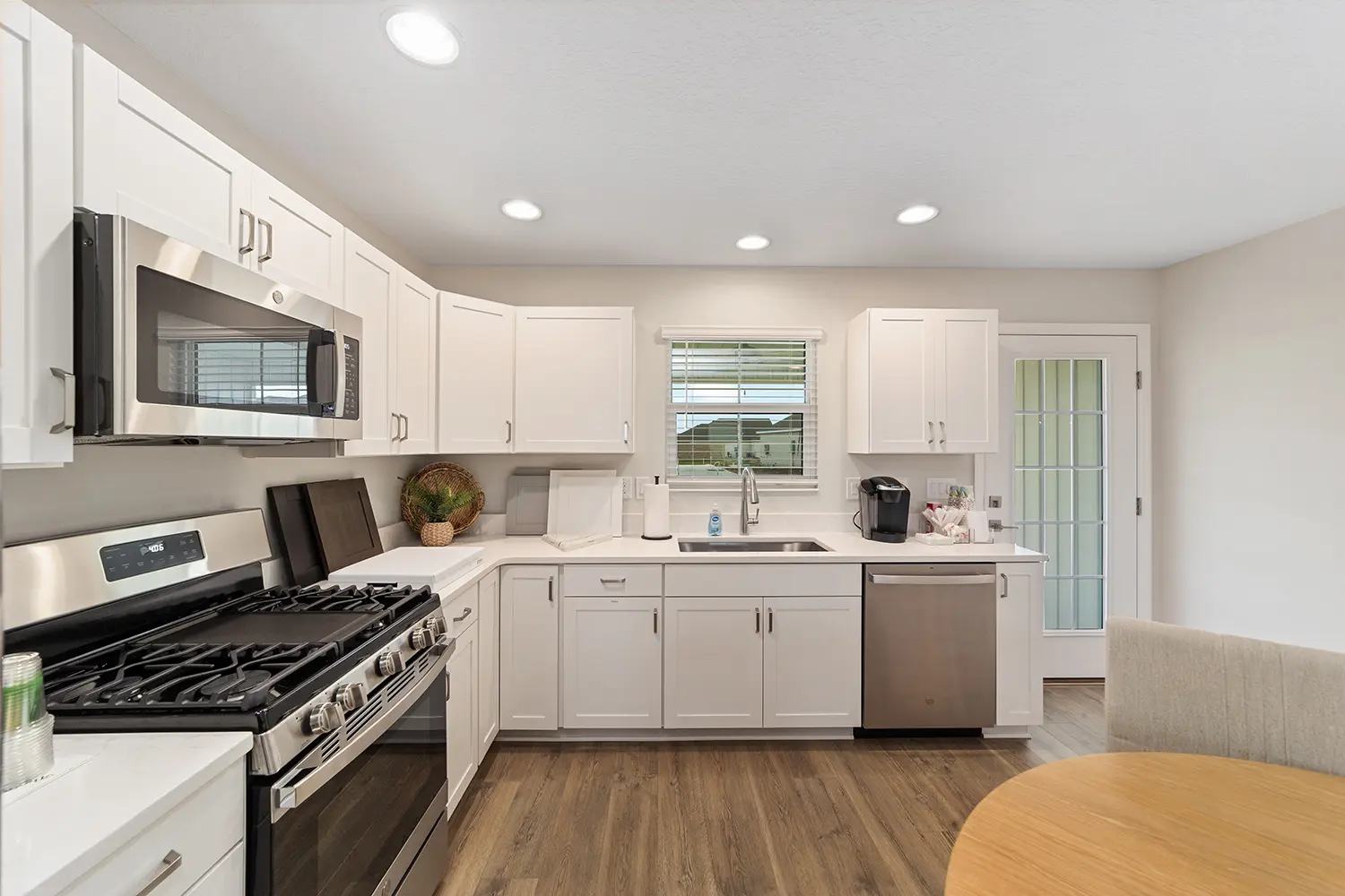 cottage-tide-pool-kitchen-dining