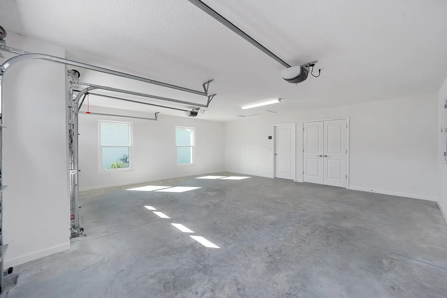 courtyard-villa-charlotte-garage-interior-29