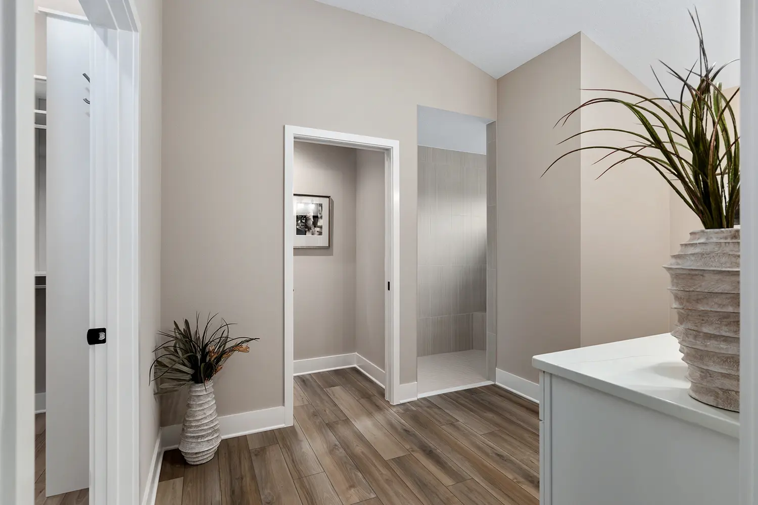 designer-dove-street-of-dreams-bathroom-decor