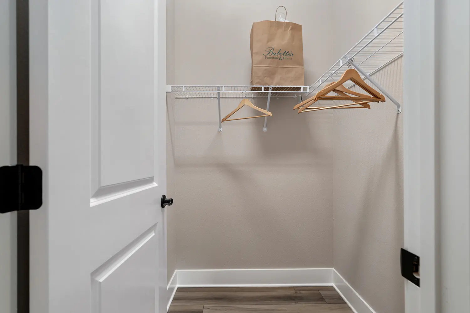 designer-dove-street-of-dreams-closet-1