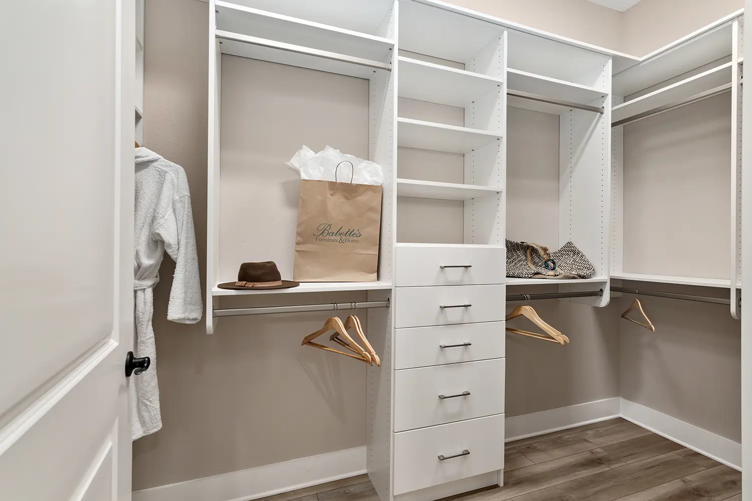 designer-dove-street-of-dreams-closet