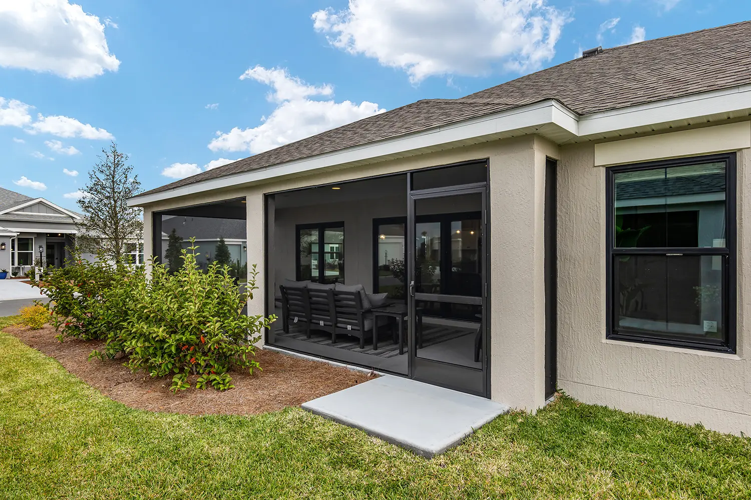 designer-dove-street-of-dreams-exterior-rear-lanai