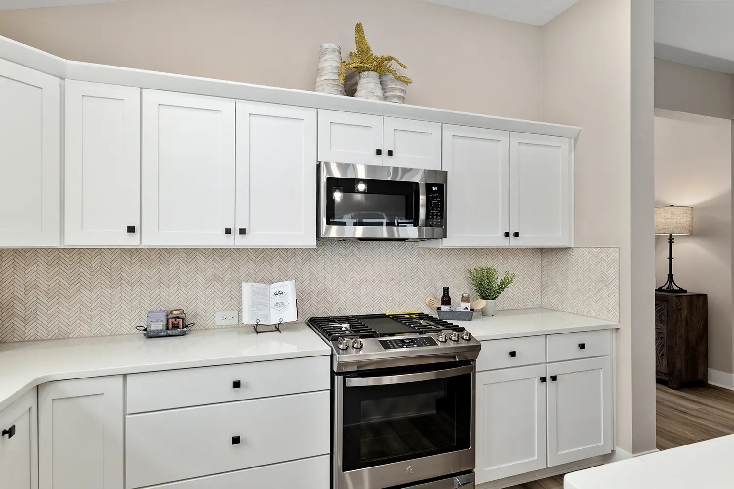 designer-dove-street-of-dreams-kitchen-1