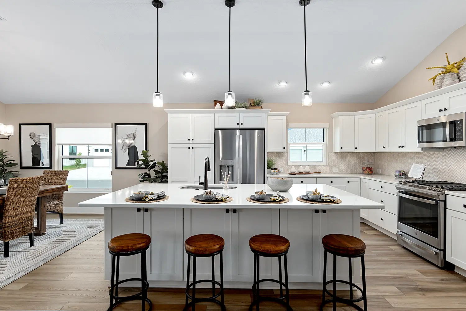 designer-dove-street-of-dreams-kitchen-2