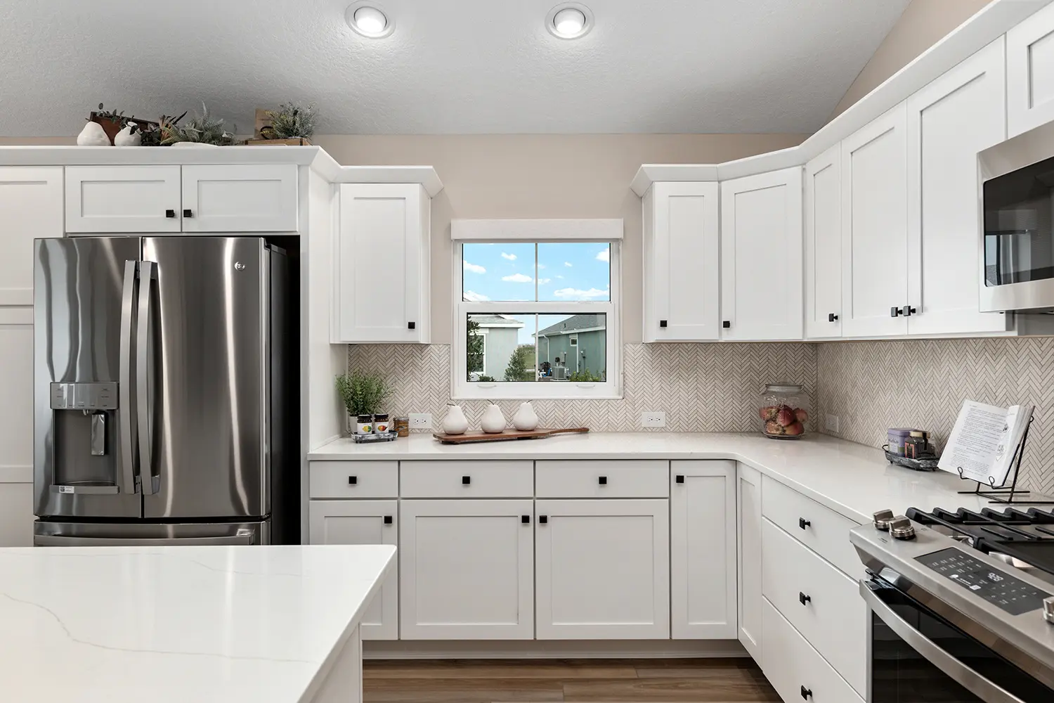 designer-dove-street-of-dreams-kitchen