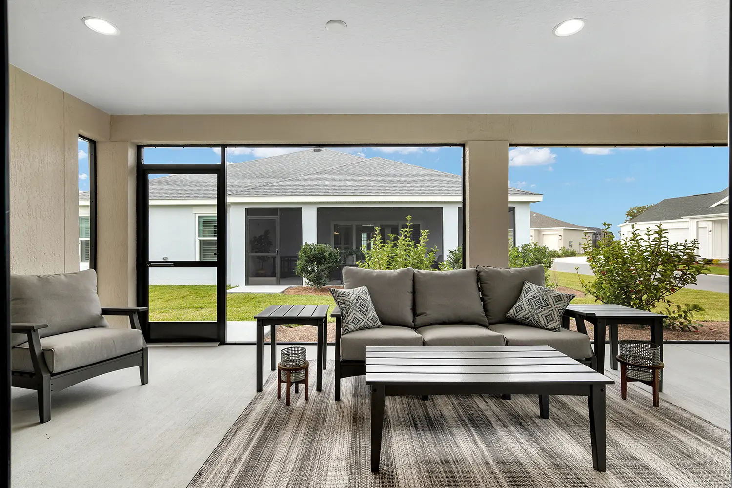 designer-dove-street-of-dreams-lanai-furnished-1