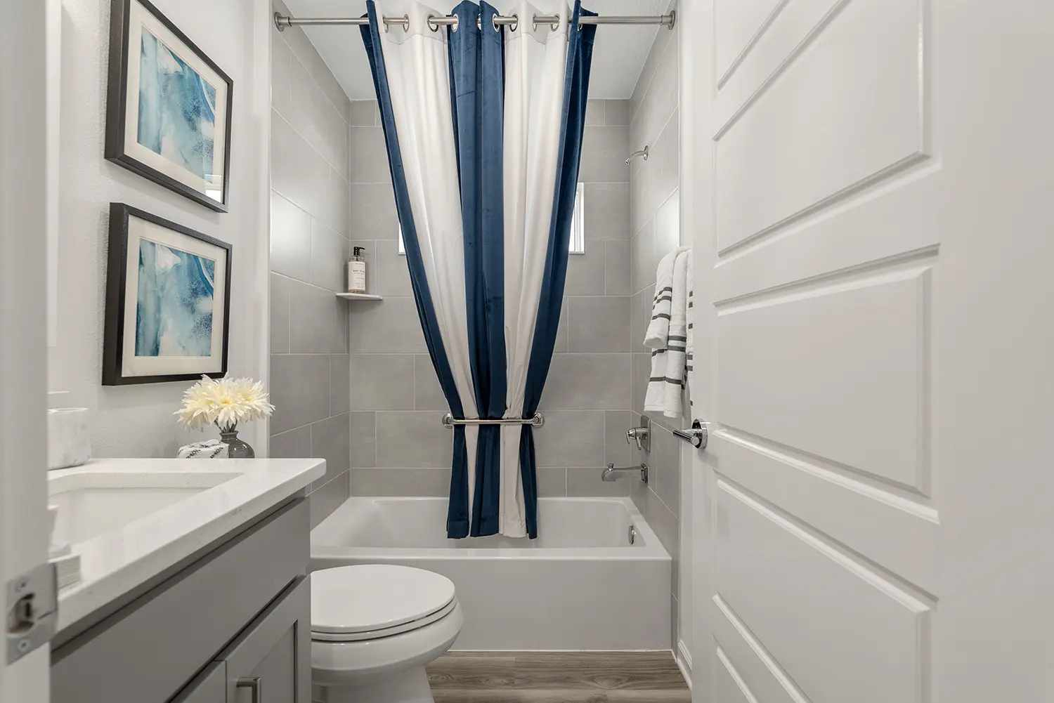 designer-eagle-street-of-dreams-bathroom-2