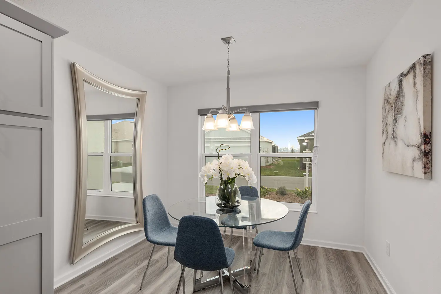 designer-eagle-street-of-dreams-kitchen-table