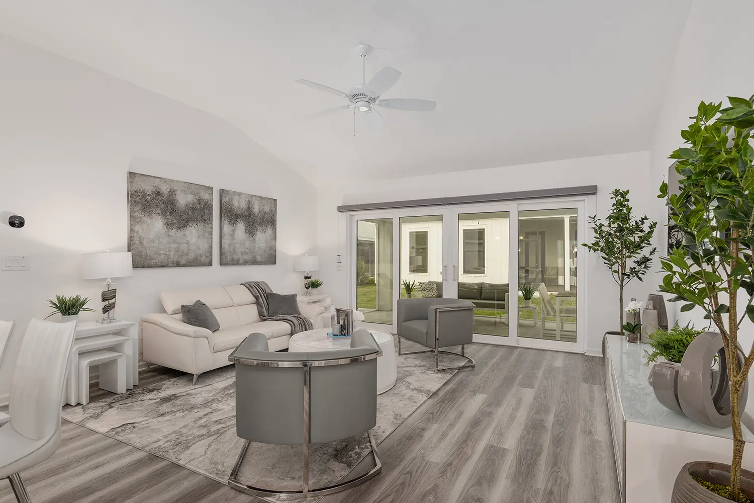 designer-eagle-street-of-dreams-living-room-1