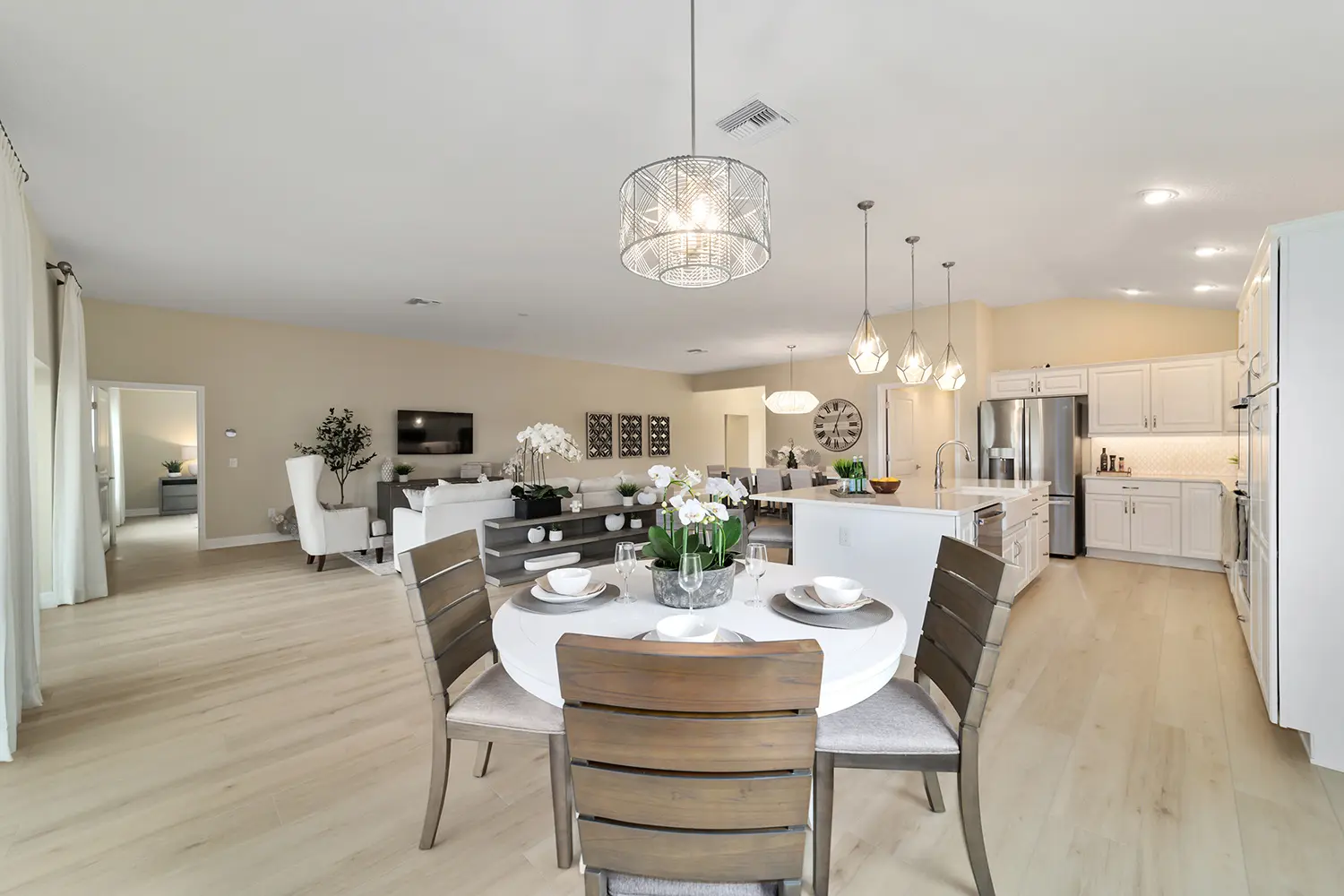 designer-kingbird-street-of-dreams-kitchen-table-1