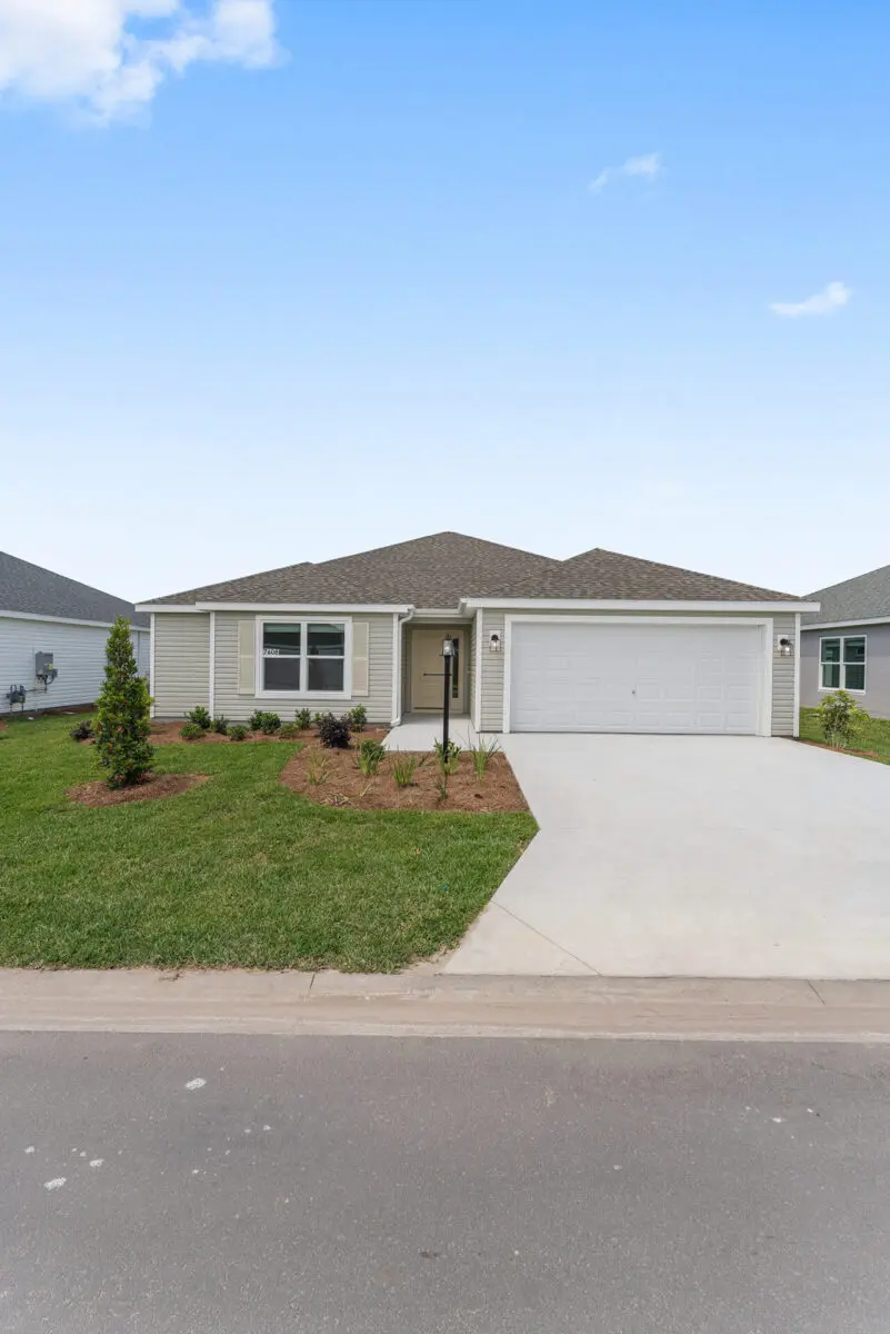 designer-loblolly-exterior-front-vertical