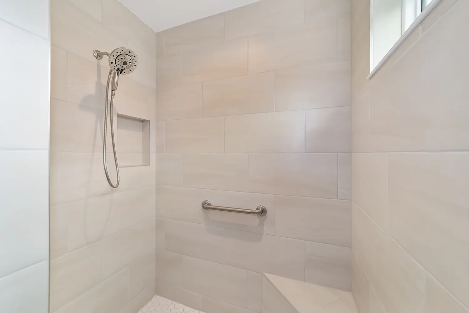 designer-mockingbird-street-of-dreams-bathroom-shower