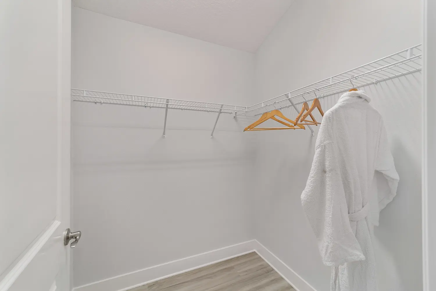 designer-mockingbird-street-of-dreams-closet-1