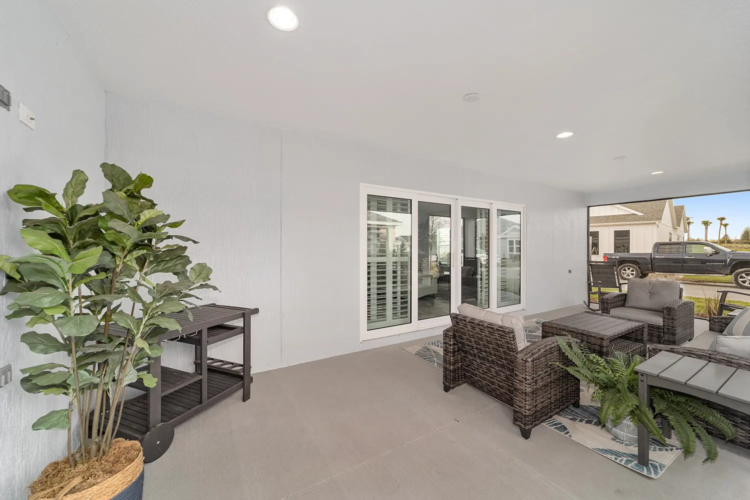 designer-mockingbird-street-of-dreams-lanai-furnished-1