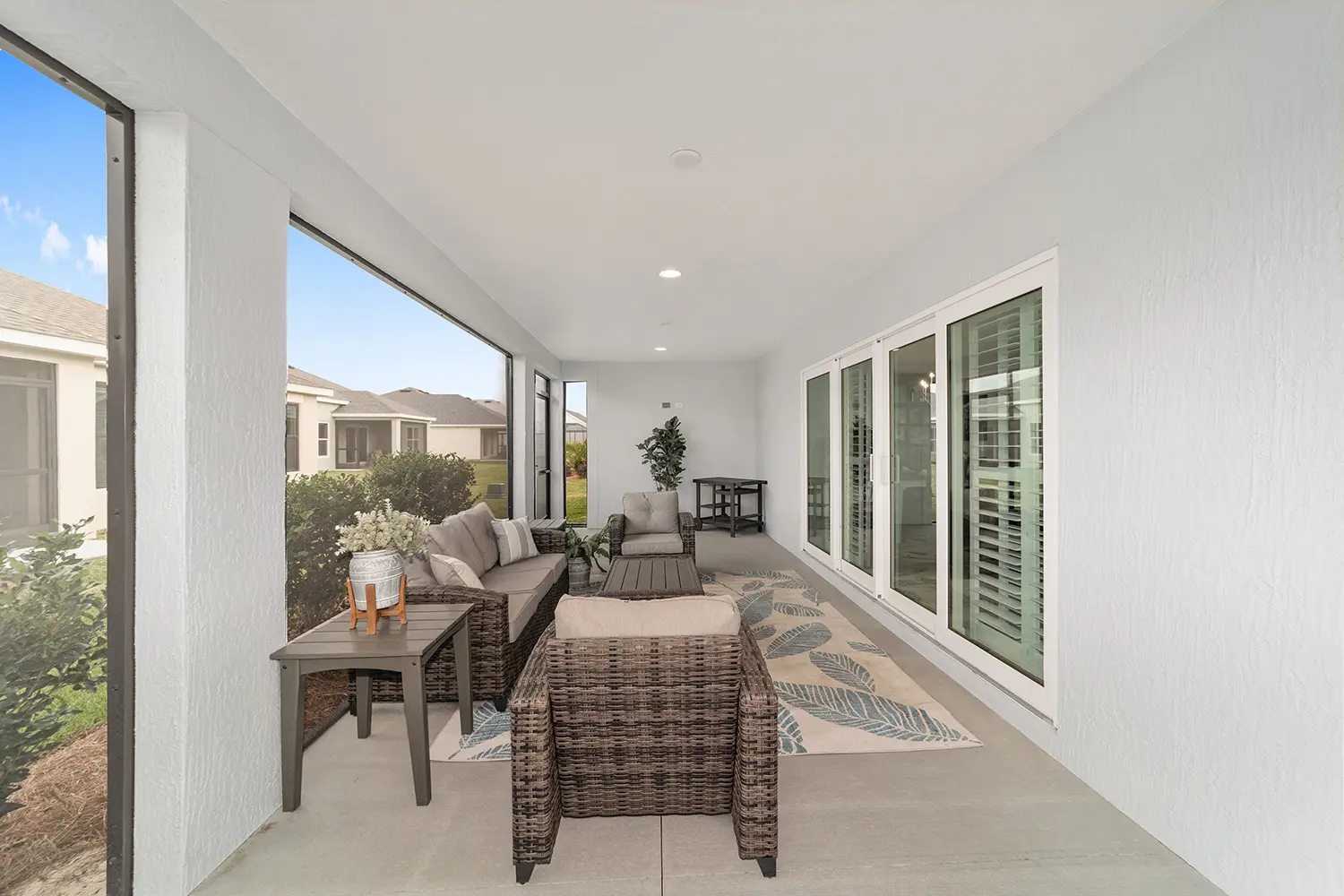 designer-mockingbird-street-of-dreams-lanai-furnished