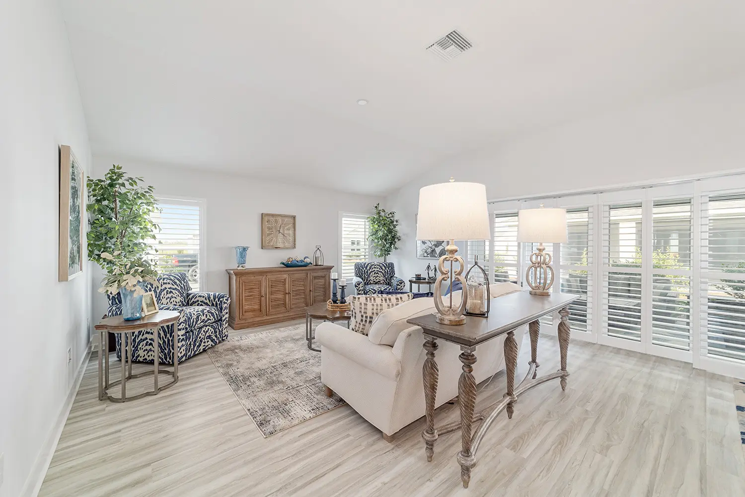 designer-mockingbird-street-of-dreams-living-room-4