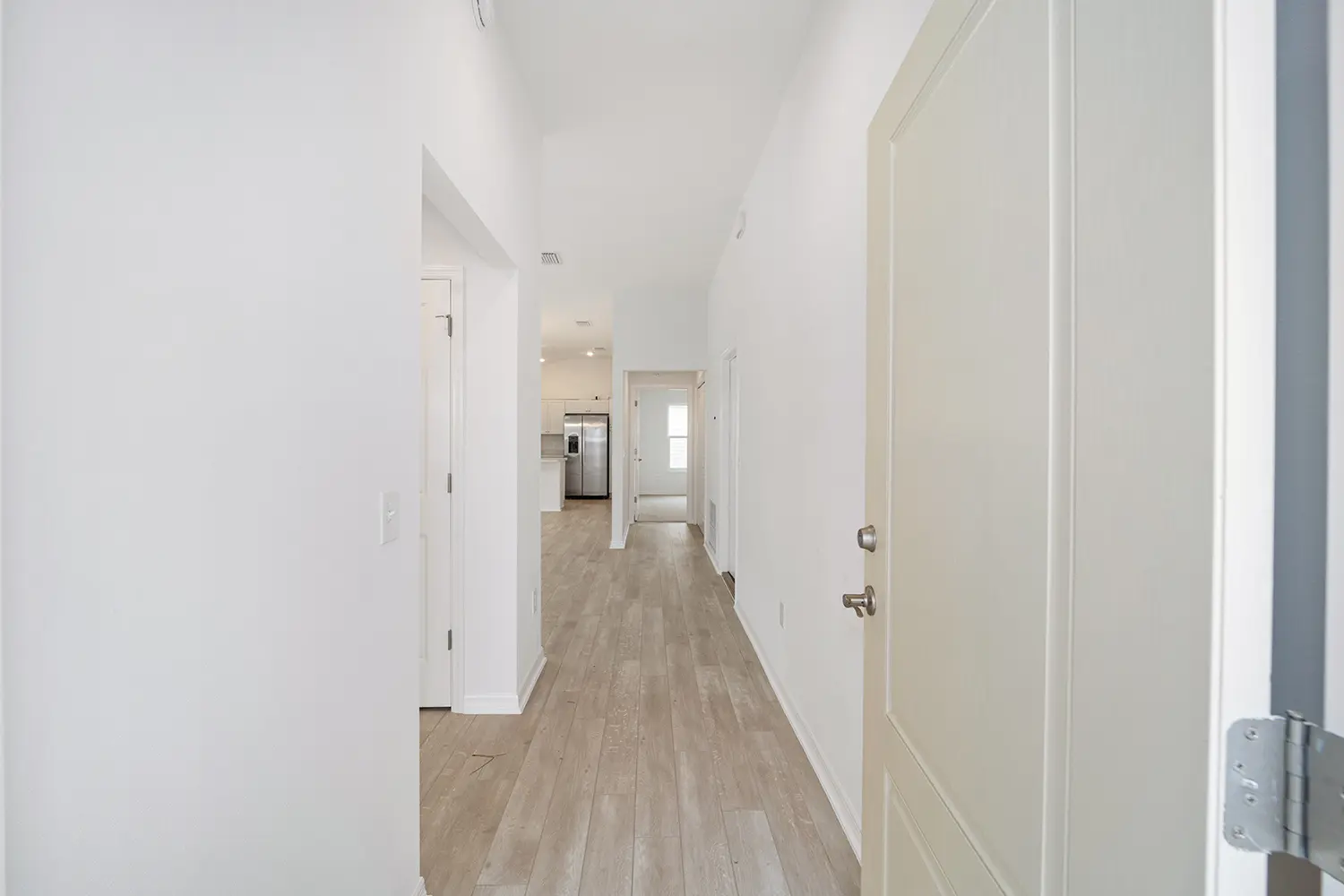 patio-villa-retreat-entry-hallway-1