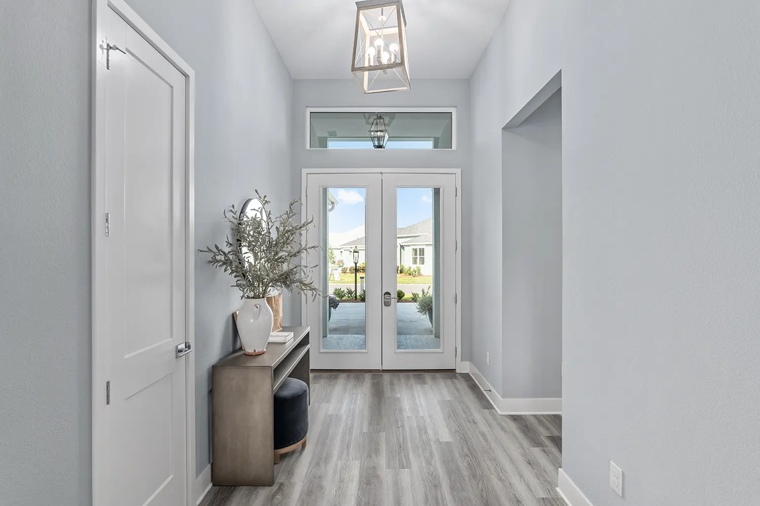 premier-egret-street-of-dreams-entry