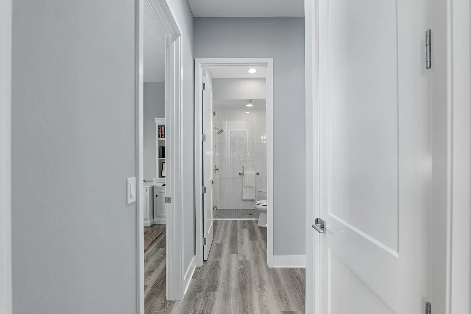 premier-egret-street-of-dreams-hallway-1