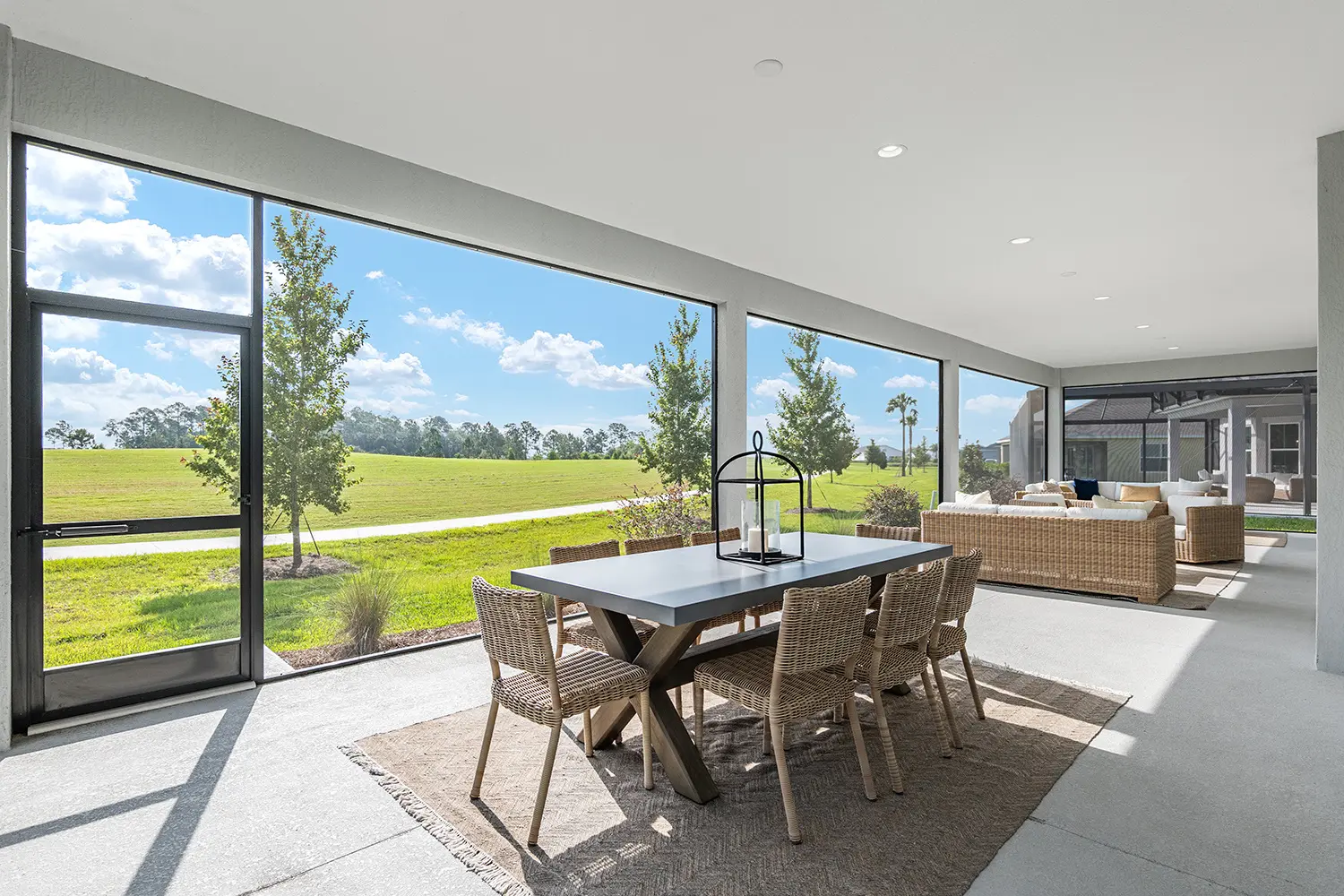 premier-egret-street-of-dreams-lanai-furnished-2