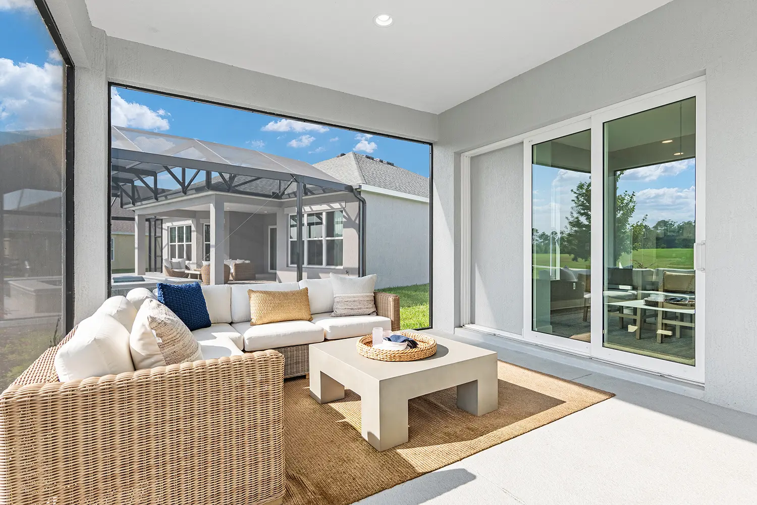 premier-egret-street-of-dreams-lanai-furnished-4