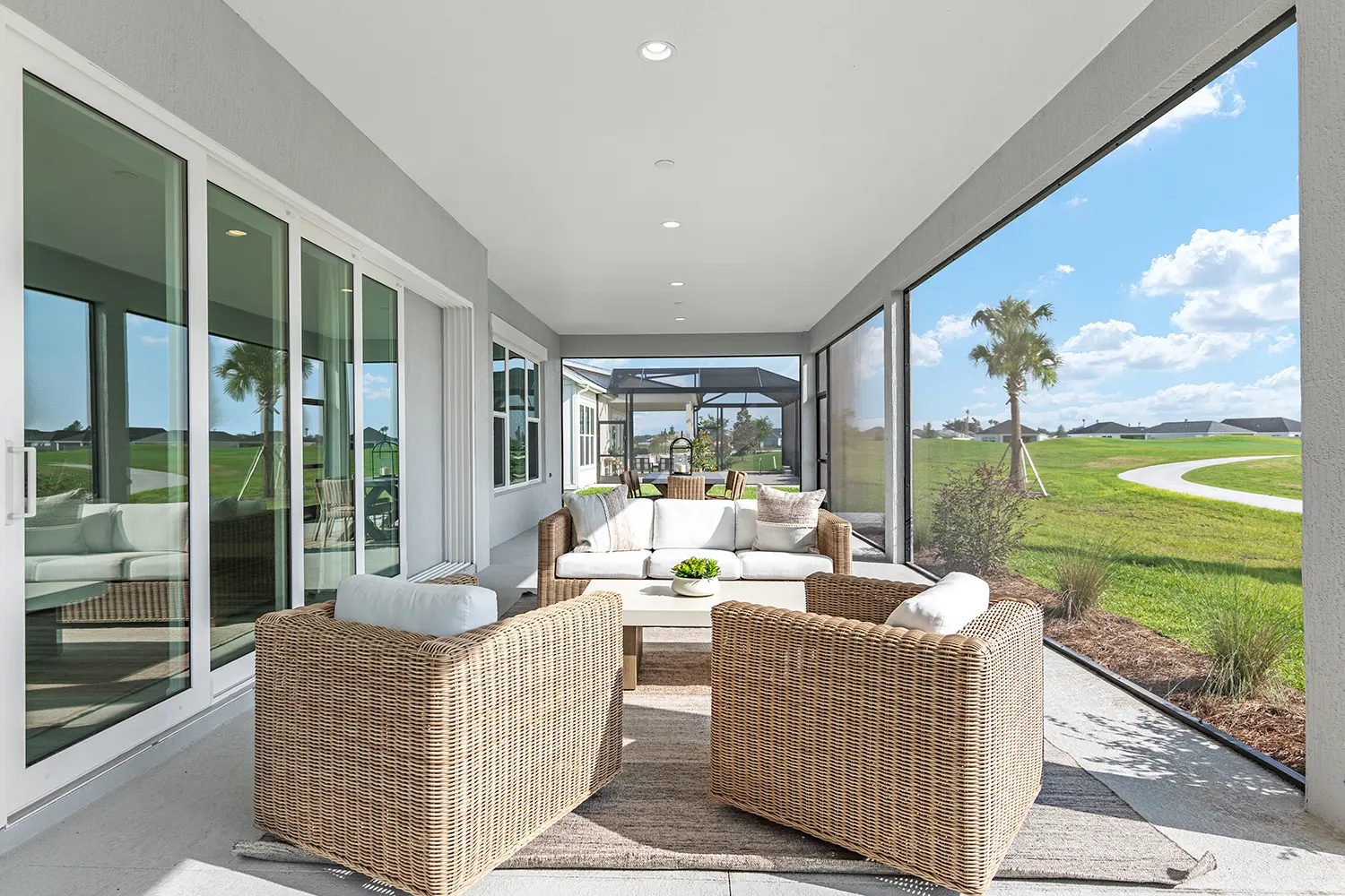 premier-egret-street-of-dreams-lanai-furnished-5