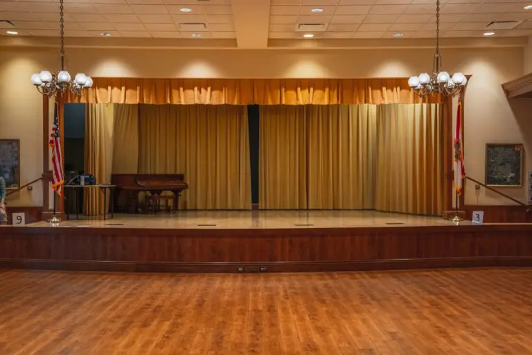 recreation-rohan-theater-stage-11