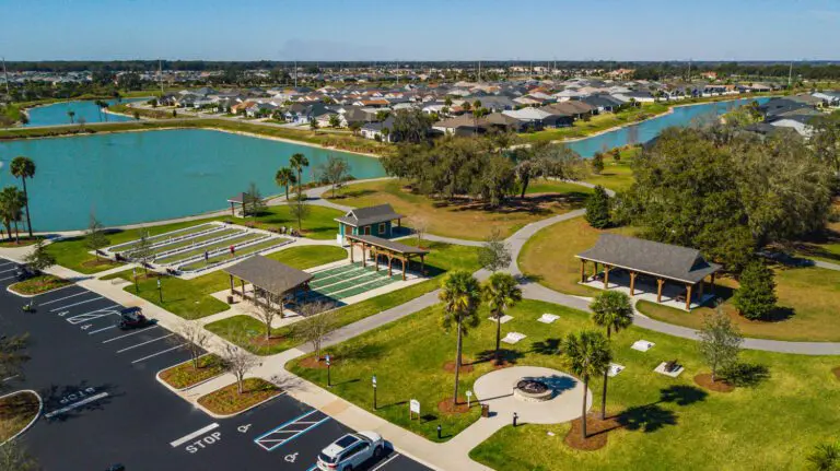 trails-parks-riverbend-pathway-03