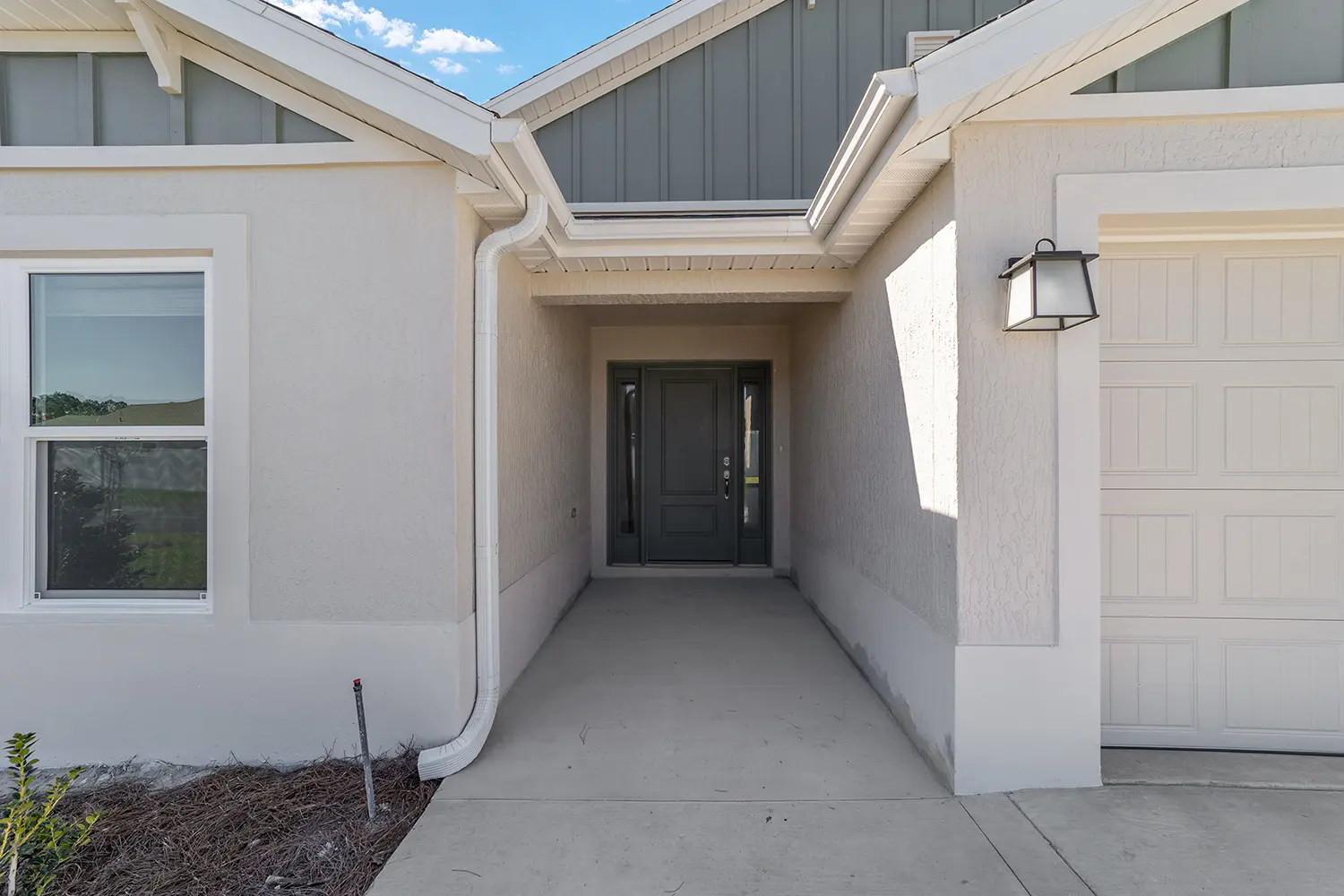 veranda-hudson-entry-front-door-exterior