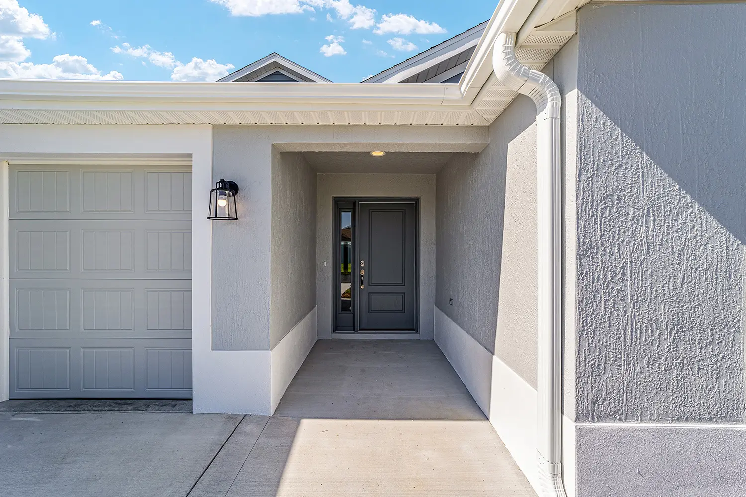 veranda-ottowa-exterior-front-door-close