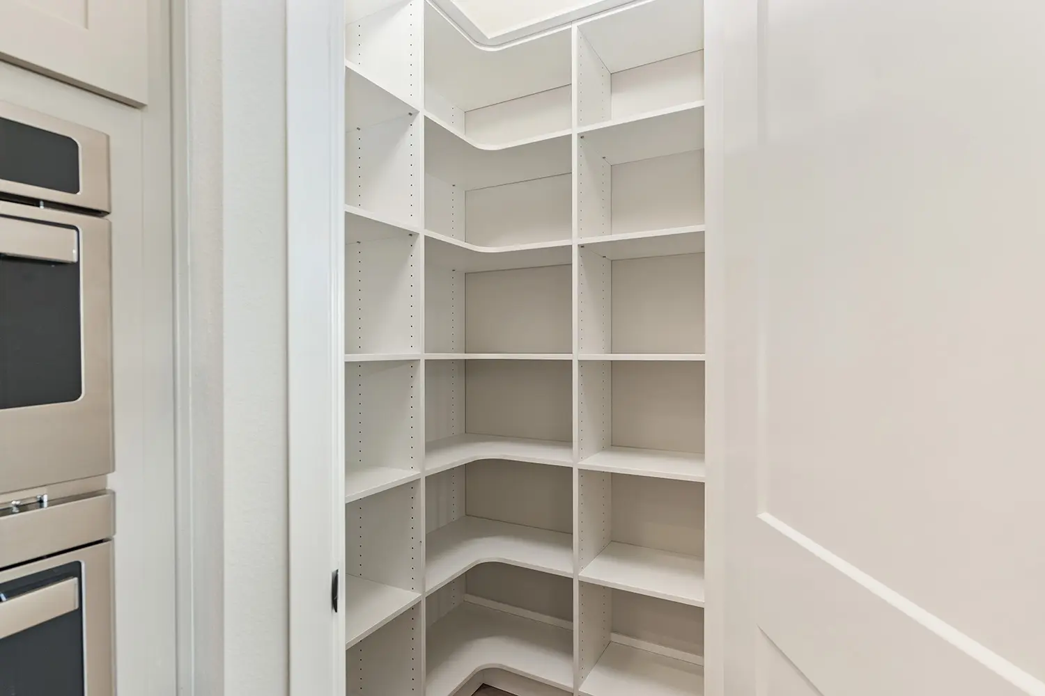 premier-westchester-street-of-dreams-pantry