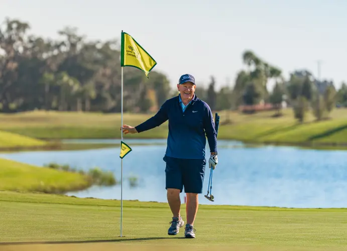 Central Lake Golf Bellaire Exec Golfer Putting