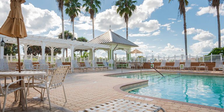 cane-garden-country-club-pool