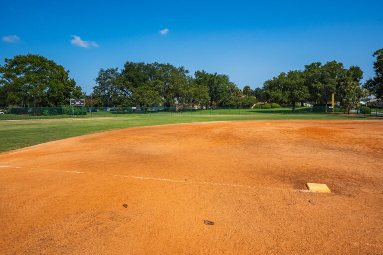 recreation-softball-knudson-fleld-02