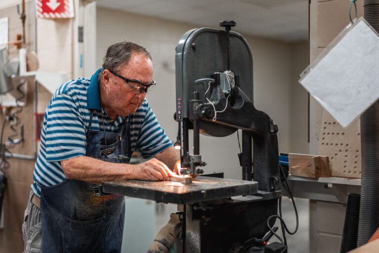 recreation-woodshop-woodworking-11