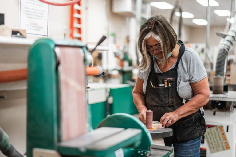 recreation-woodshop-woodworking-13