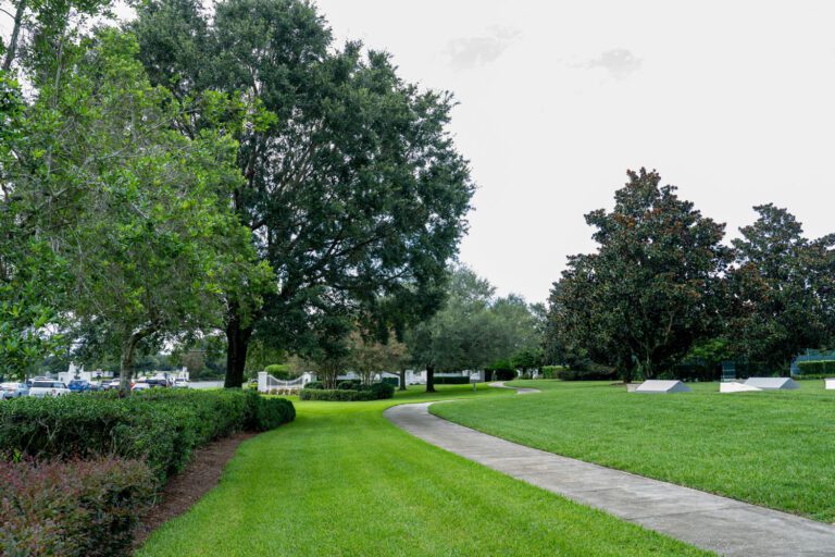 trails-parks-laurel-manor-pathway-09