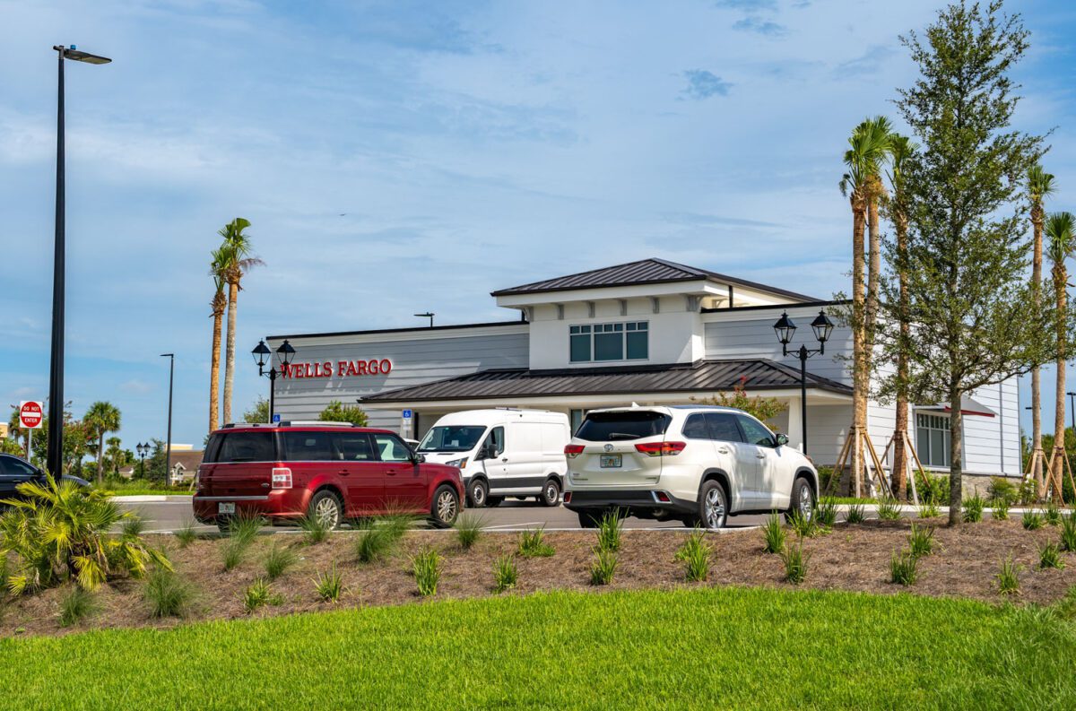 Lake Deaton Plaza-7657